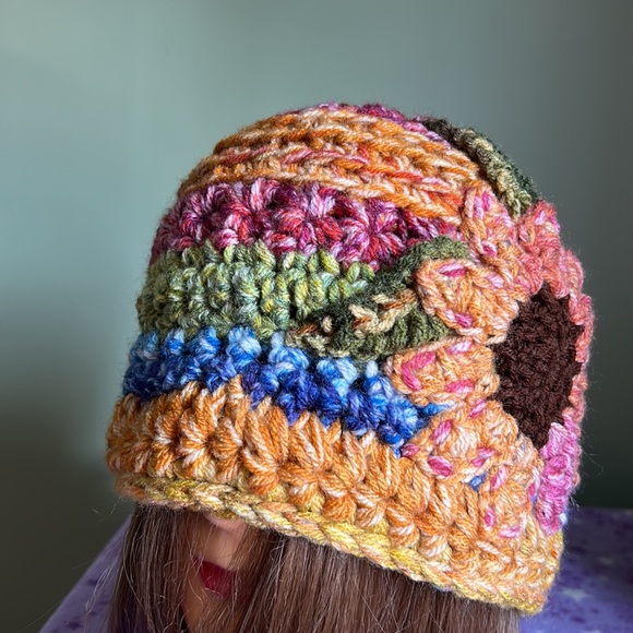 Multicolor Crochet Sunflower bucket beanie medium new - Picture 3 of 10